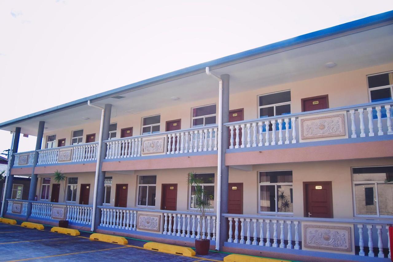 Le Sanita Hotel Apia Exteriör bild
