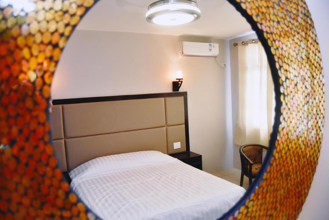Le Sanita Hotel Apia Exteriör bild